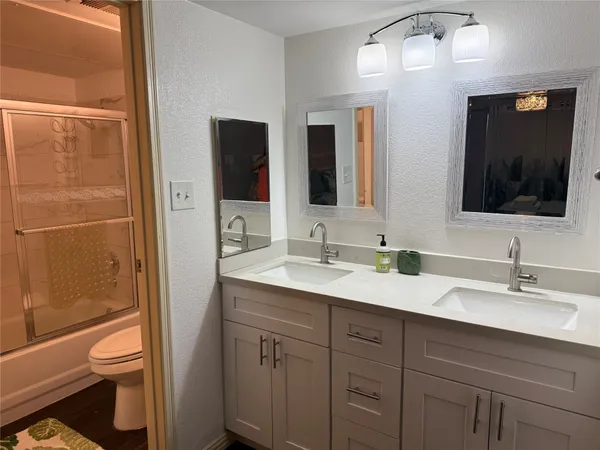 $1,600 | 2120 El Paseo Street, Unit 207, Houston, TX 77054