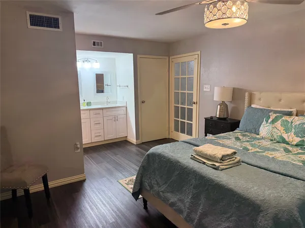 $1,600 | 2120 El Paseo Street, Unit 207, Houston, TX 77054