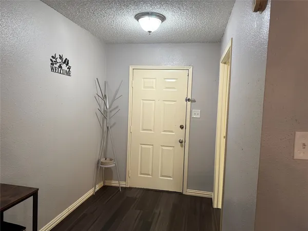 $1,600 | 2120 El Paseo Street, Unit 207, Houston, TX 77054