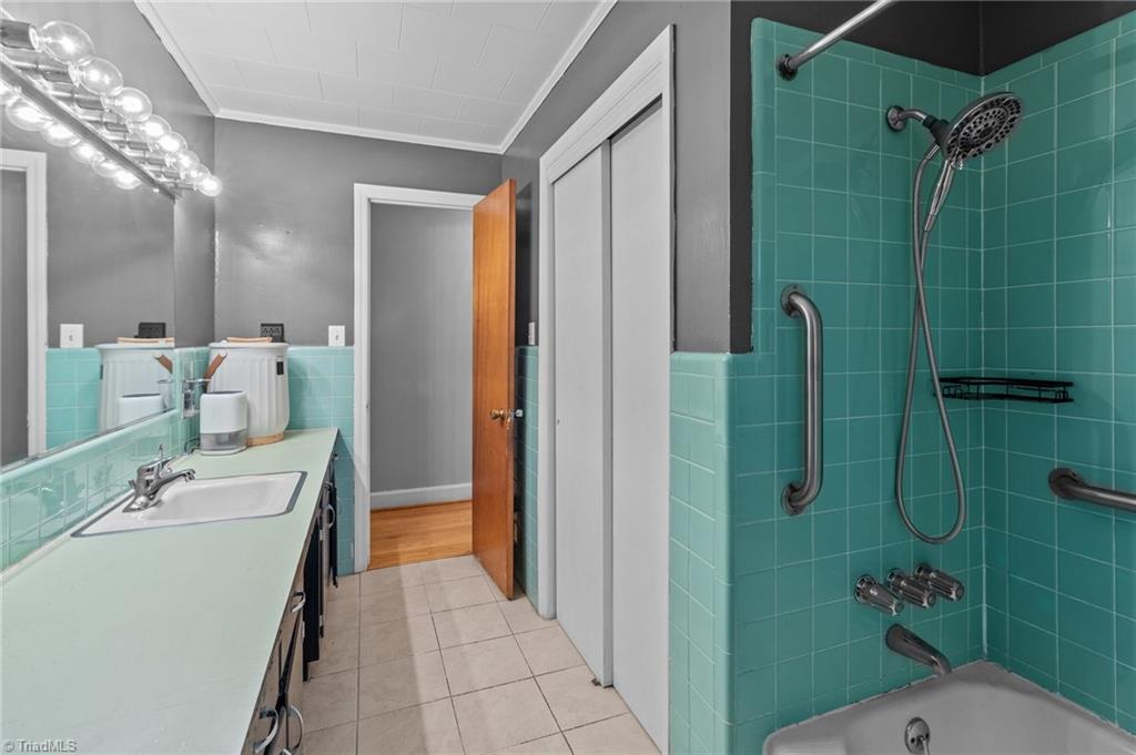 2057 Junction Road Cooleemee, NC 27014 - Photo 13 of 34 Full bathroom main floor
