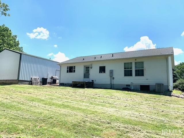 8549 East Sycamore Road Bloomfield, IN 47424 - Photo 2 of 17