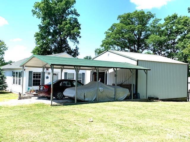 8549 East Sycamore Road Bloomfield, IN 47424 - Photo 3 of 17