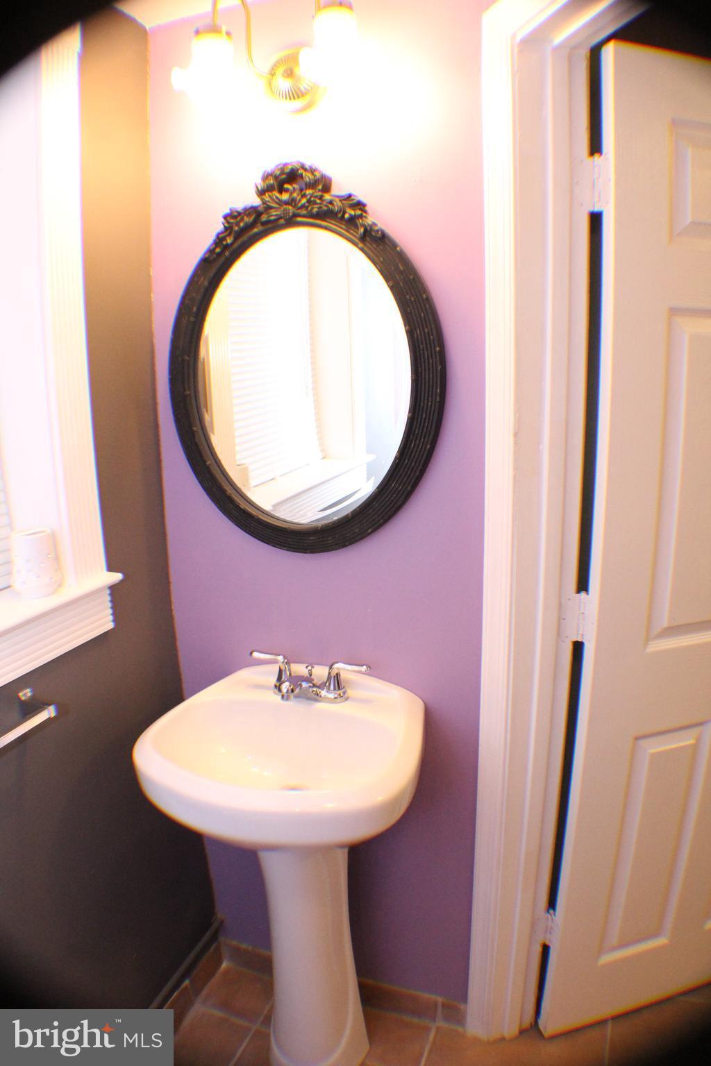 24300 Ridge Road Damascus, MD 20872 - Photo 19 of 30 Powder room
