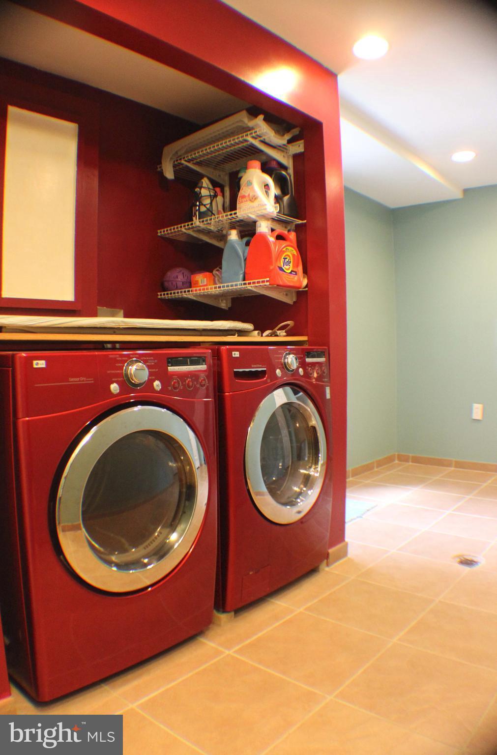 24300 Ridge Road Damascus, MD 20872 - Photo 20 of 30 Laundry