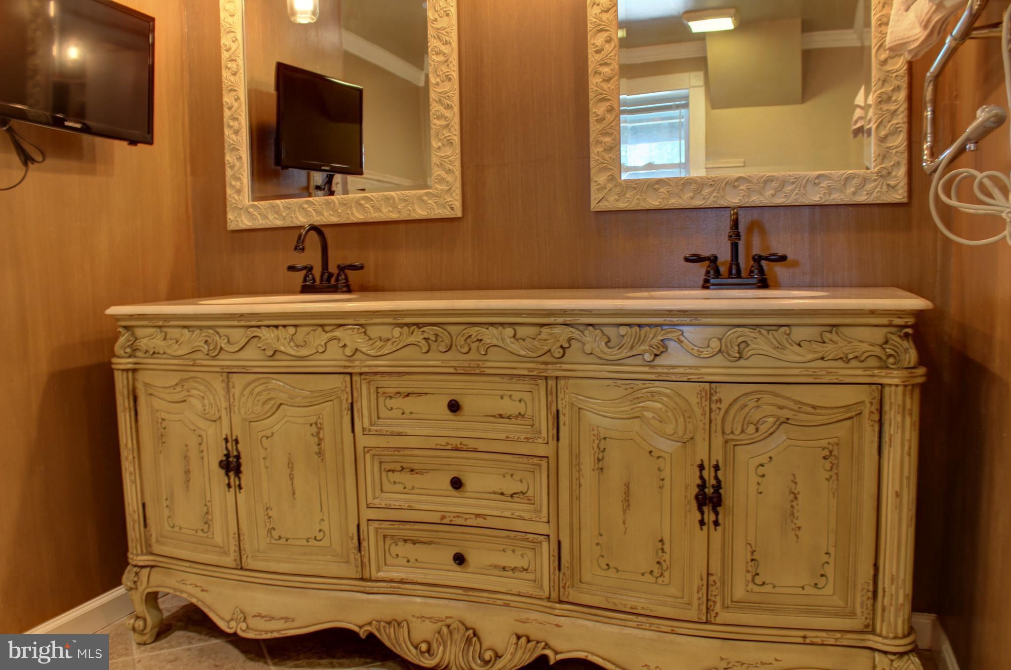 Master bath View2