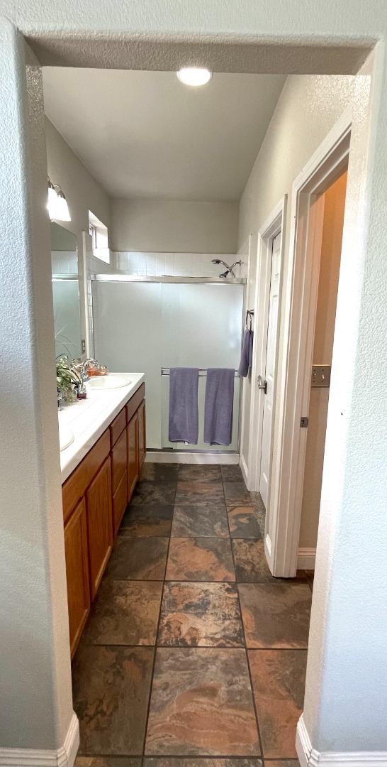 10470 Rudder Way Stockton, CA 95209 - Photo 18 of 34 Gallery Image 18