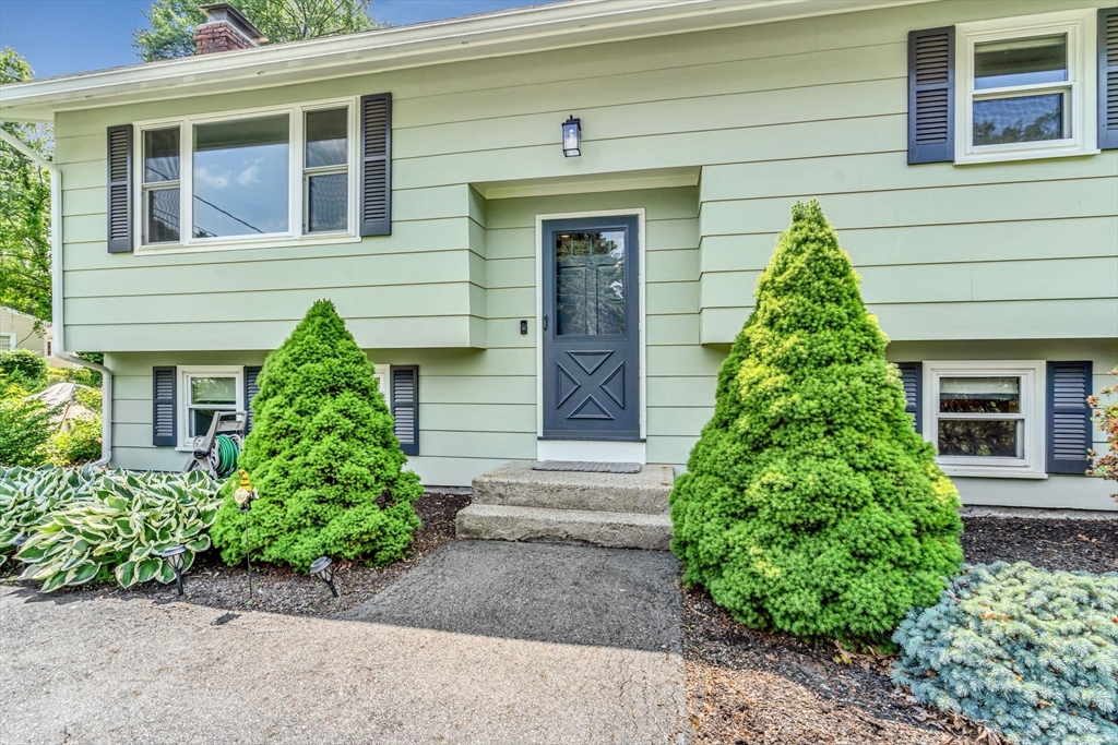 24 John Robinson Road Hudson, MA 01749 - Photo 5 of 41 Gallery Image 5