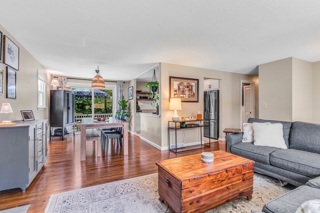 24 John Robinson Road Hudson, MA 01749 - Photo 8 of 41 Gallery Image 8