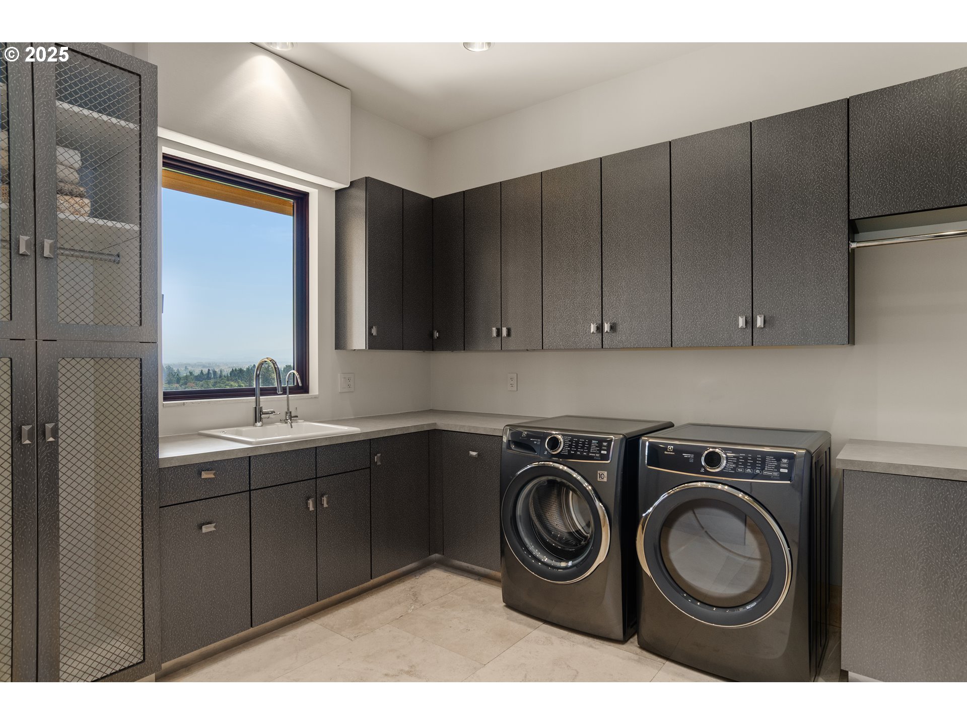 8418 Valley Way Southeast Turner, OR 97392 - Photo 25 of 48 a utility room with sink dryer and washer
