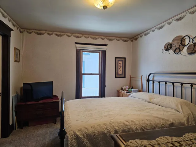 $164,900 | 320 2nd Street Southwest, Pipestone, MN 56164