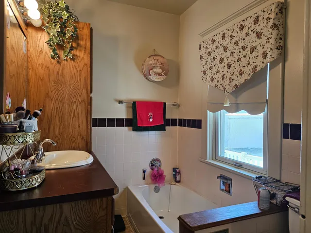 $164,900 | 320 2nd Street Southwest, Pipestone, MN 56164