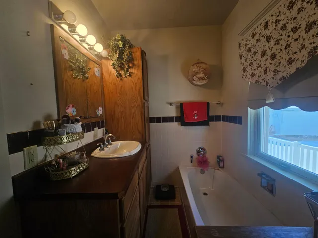 $164,900 | 320 2nd Street Southwest, Pipestone, MN 56164