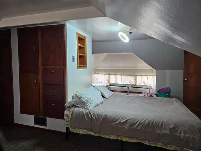 $164,900 | 320 2nd Street Southwest, Pipestone, MN 56164