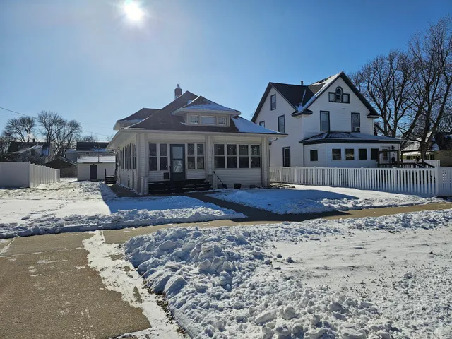 $164,900 | 320 2nd Street Southwest, Pipestone, MN 56164