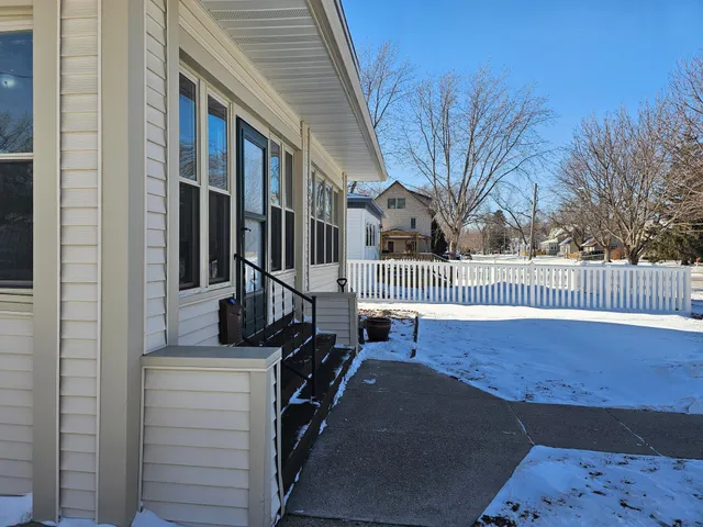 $164,900 | 320 2nd Street Southwest, Pipestone, MN 56164