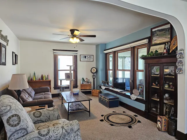 $164,900 | 320 2nd Street Southwest, Pipestone, MN 56164