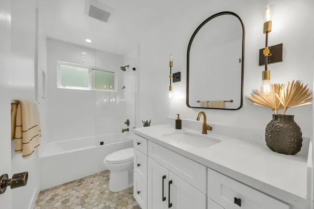 a view of an entrance door of the house