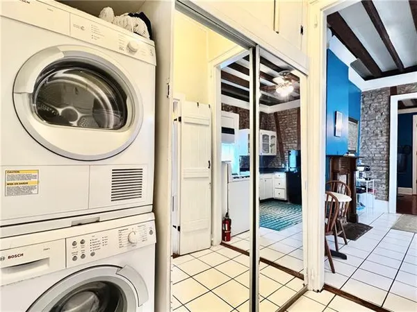 $1,700 | 2025 Dauphine Street, New Orleans, LA 70116