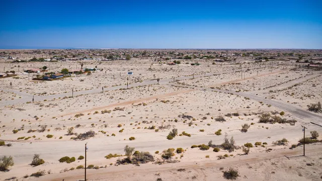 a view of a sky view