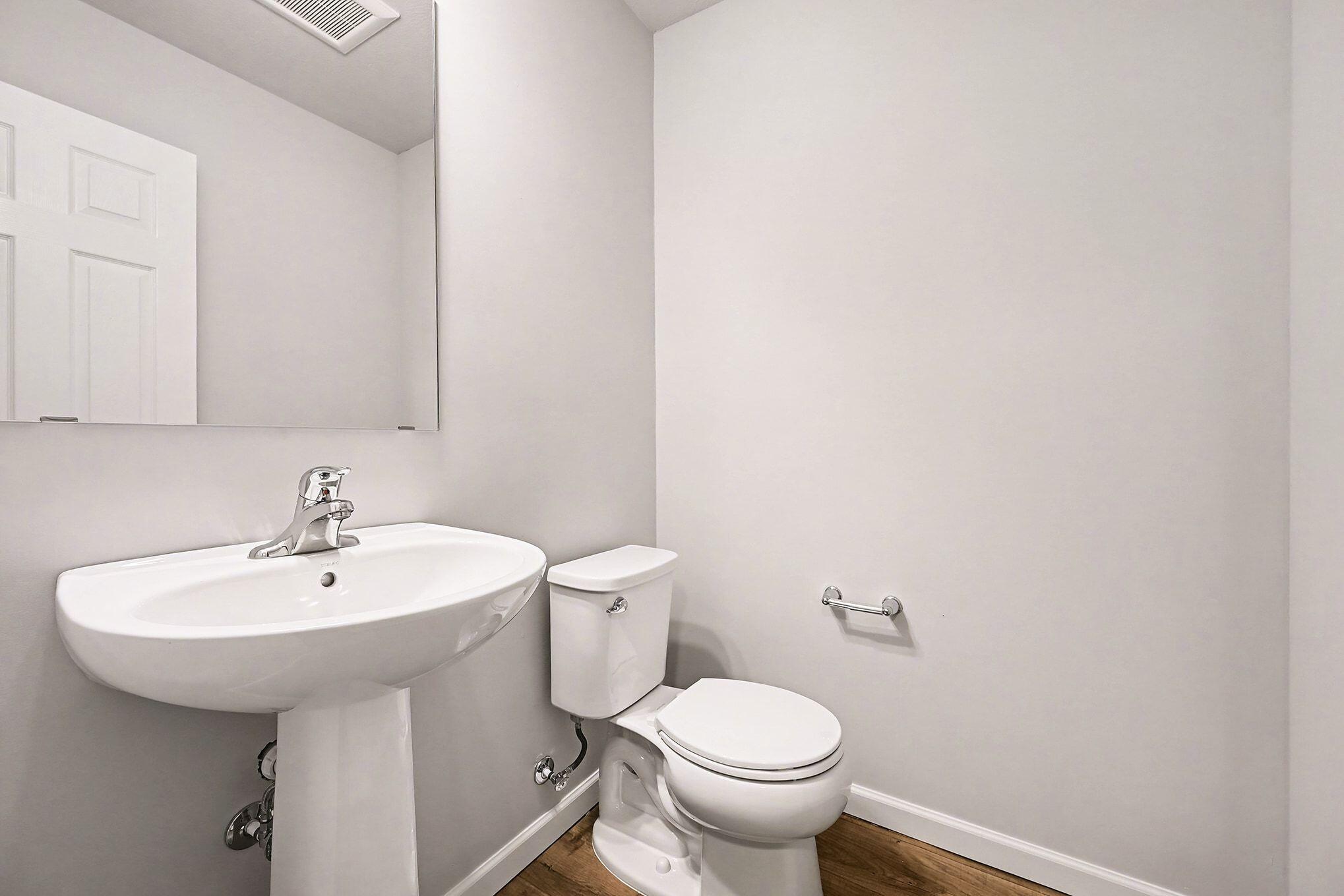 58802 Swenson Street Mattawan, MI 49071 - Photo 6 of 20 CDF108-i1880-Powder Room