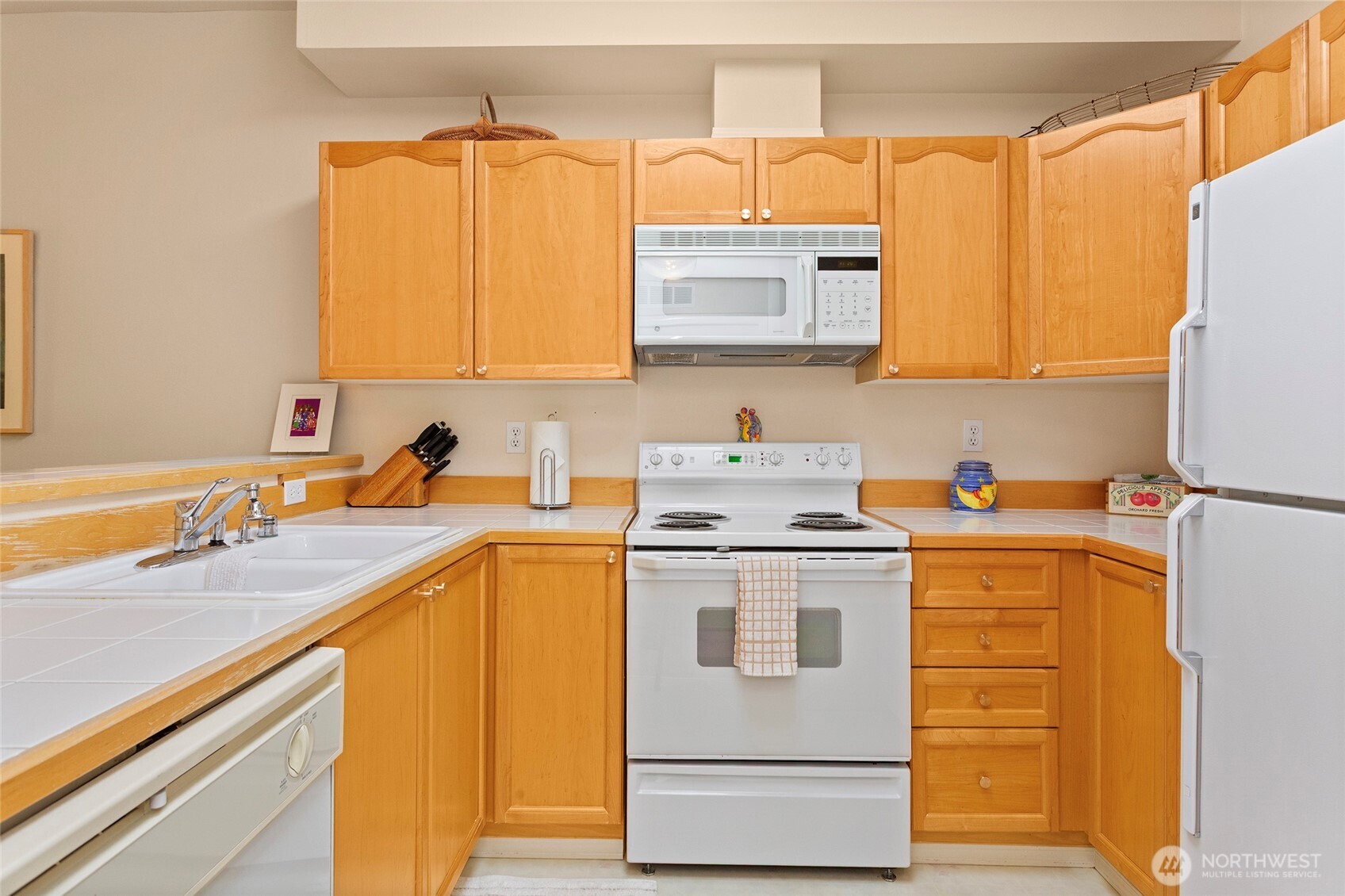 12109 Northeast 171st Place, Unit B102 Bothell, WA 98011 - Photo 8 of 23