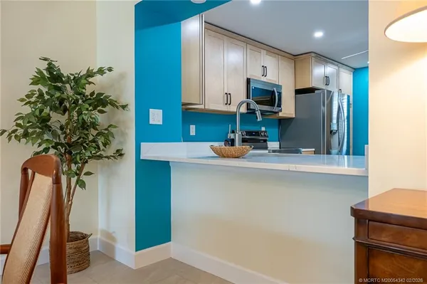 $320,000 | 162 Southeast St Lucie Boulevard, Unit 204B, Stuart, FL 34996