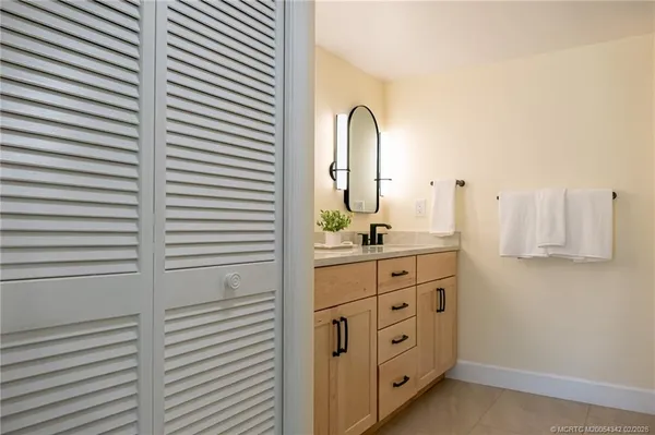 $320,000 | 162 Southeast St Lucie Boulevard, Unit 204B, Stuart, FL 34996