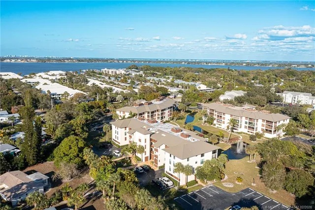 $320,000 | 162 Southeast St Lucie Boulevard, Unit 204B, Stuart, FL 34996