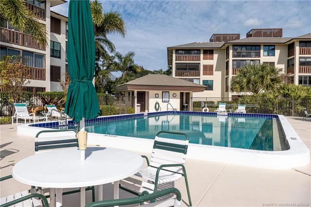 $320,000 | 162 Southeast St Lucie Boulevard, Unit 204B, Stuart, FL 34996