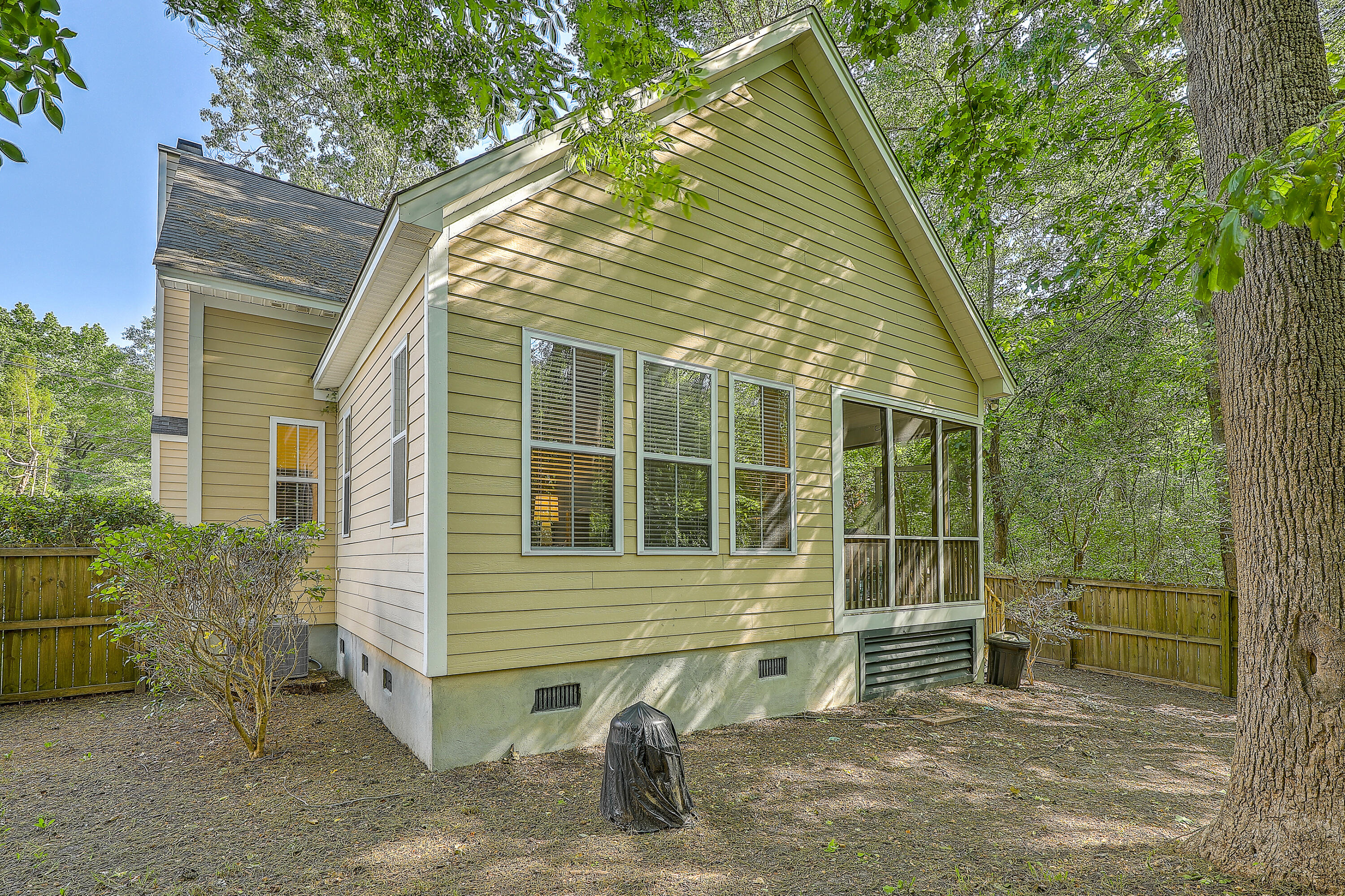 1866 Dogwood Road Charleston, SC 29414 - Photo 32 of 34 0W7A9231_2_3_4_5_6_7