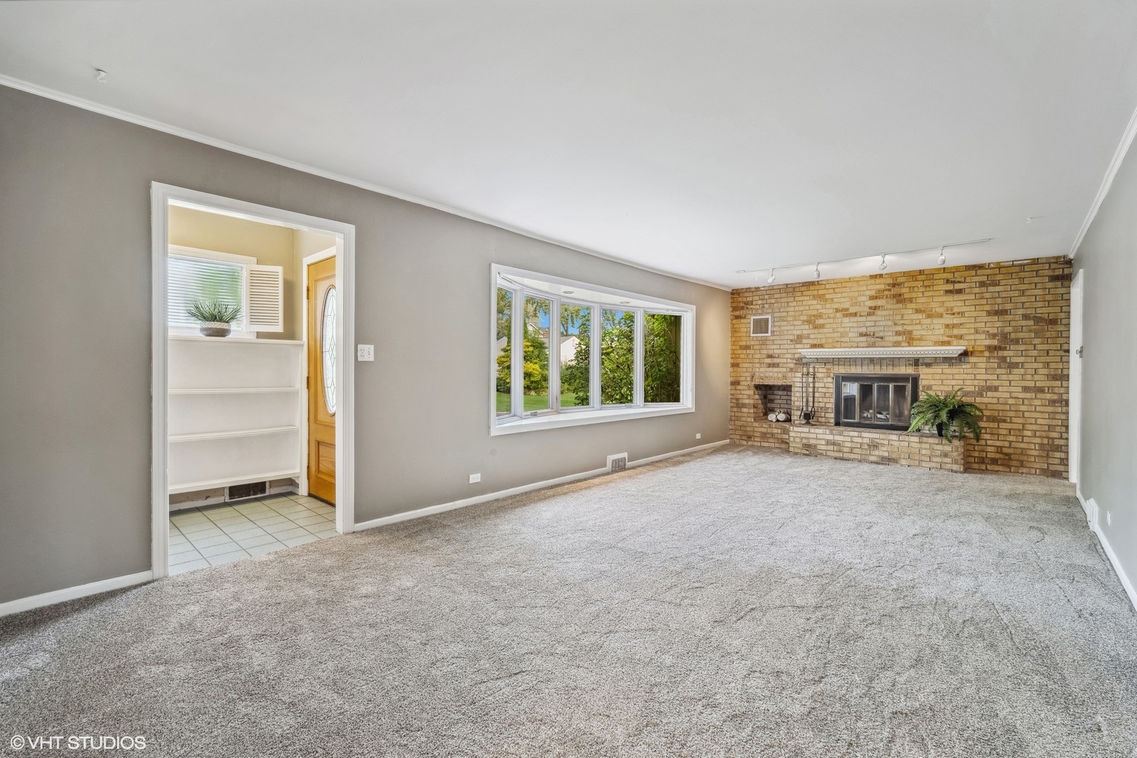 1720 Longvalley Road Glenview, IL 60025 - Photo 2 of 13