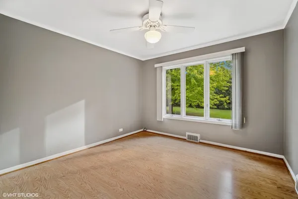 $569,000 | 1720 Longvalley Road, Glenview, IL 60025