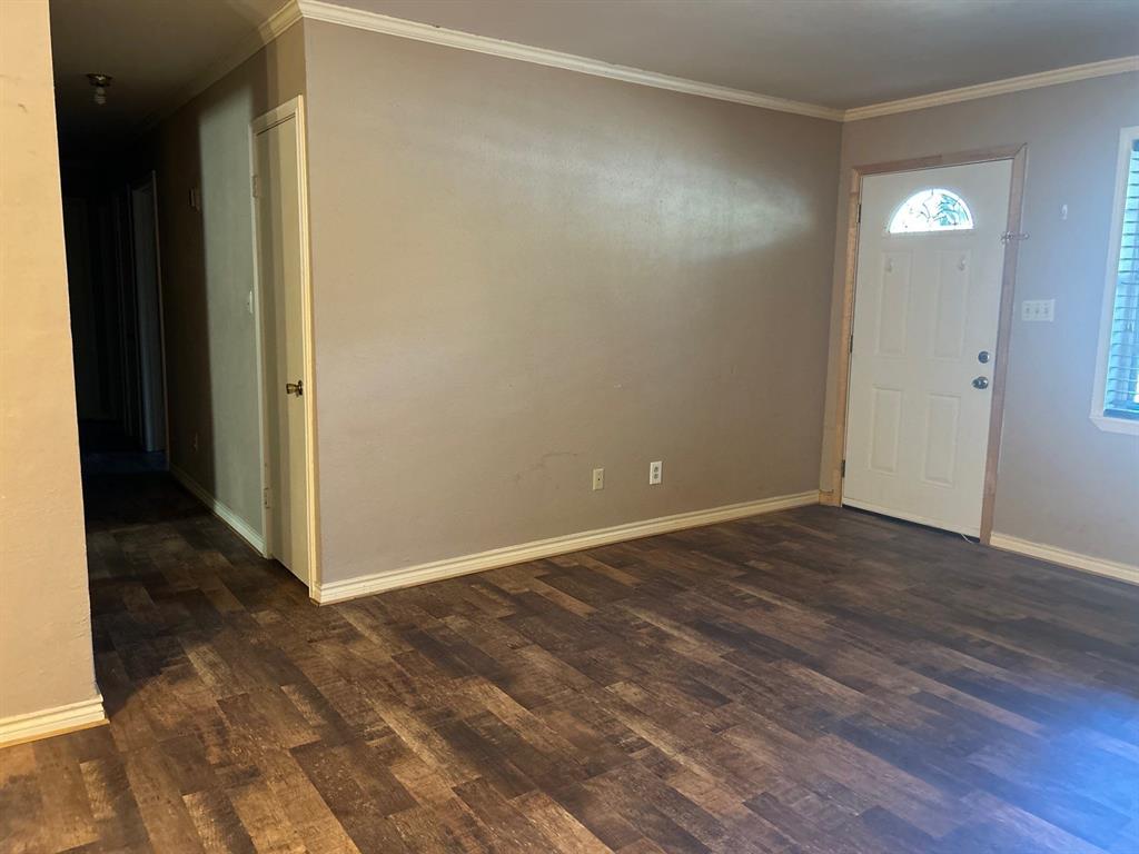 928 Vz County Road 3828 Wills Point, TX 75169 - Photo 6 of 29 a view of an empty room