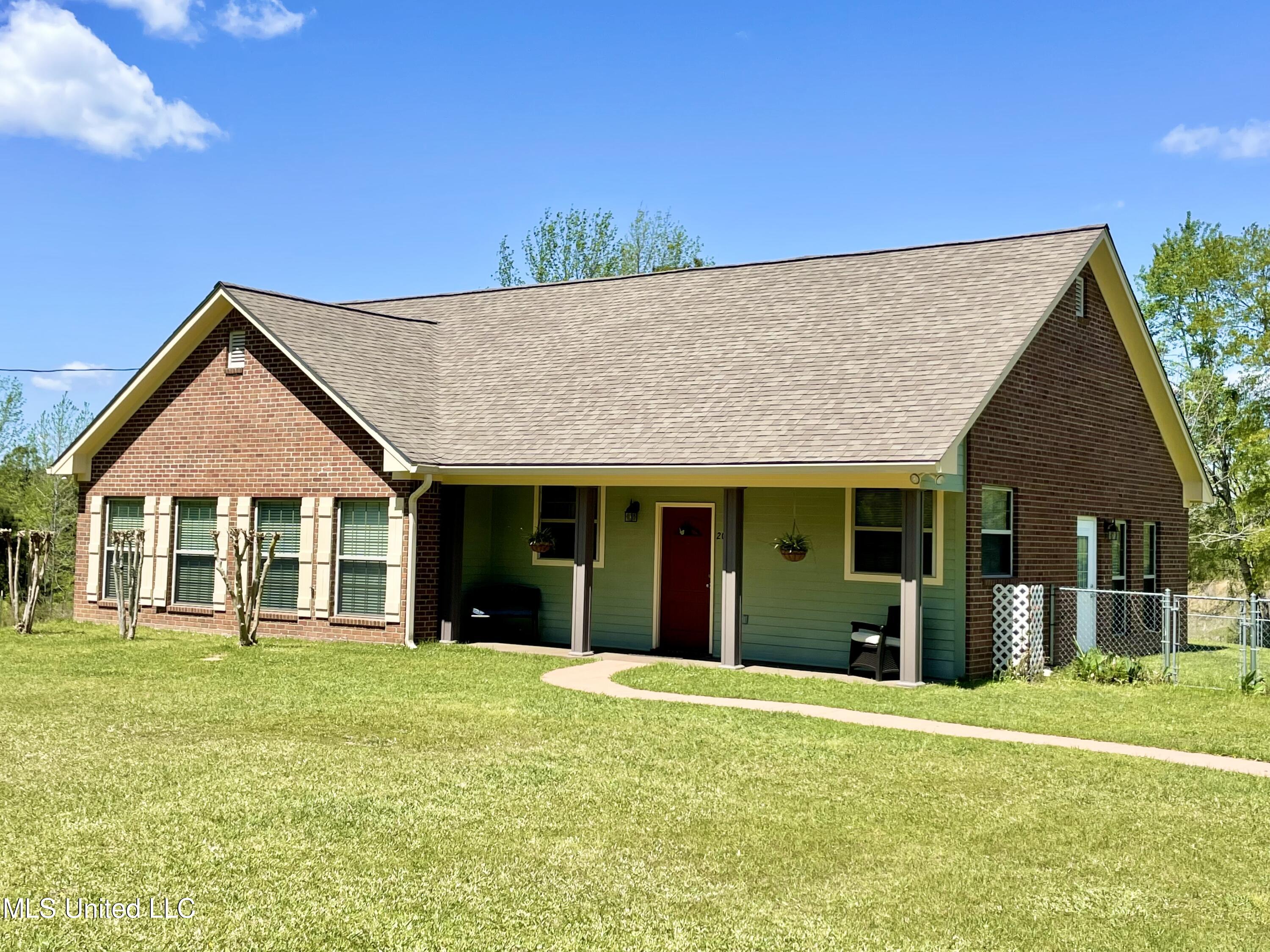 2042 Mathis Road Crystal Springs, MS 39059 - Photo 1 of 47 IMG_3283