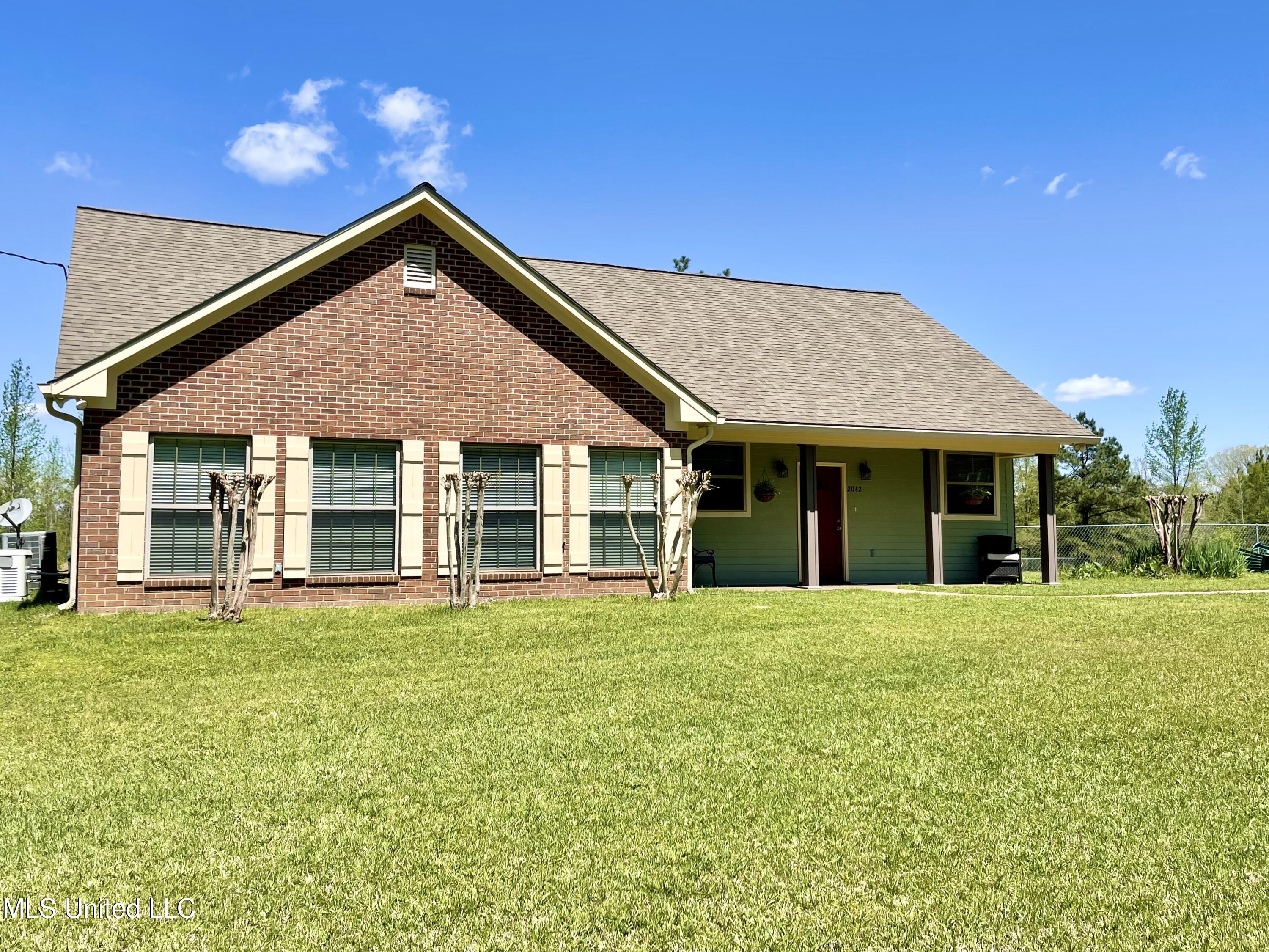 2042 Mathis Road Crystal Springs, MS 39059 - Photo 2 of 47 C89AC9BF-56C3-459A-AA34-1A7902C95AC8
