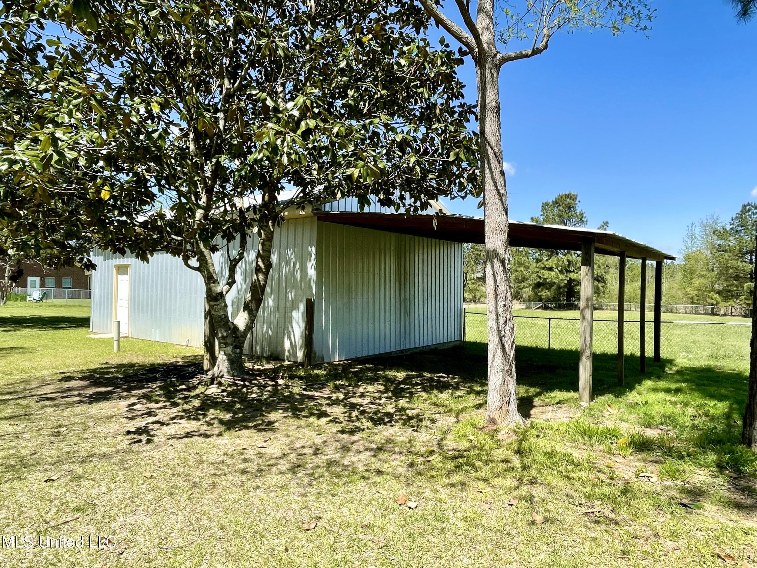 2042 Mathis Road Crystal Springs, MS 39059 - Photo 33 of 47 CDBD0037-0E7D-457A-8623-0B738EED19D8