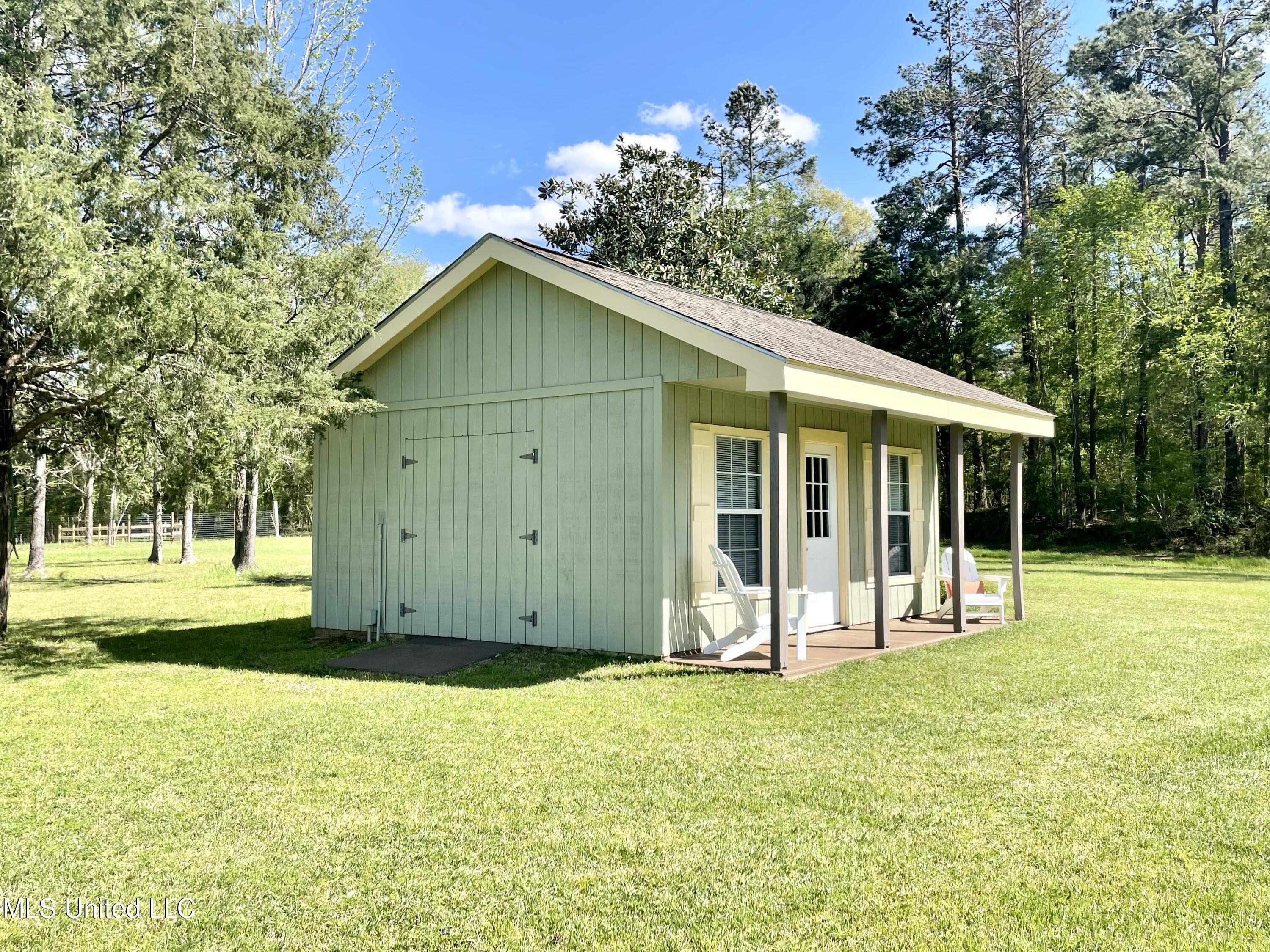 2042 Mathis Road Crystal Springs, MS 39059 - Photo 36 of 47 5D9E1DDB-1AFC-47A9-BA34-ACFB55797878