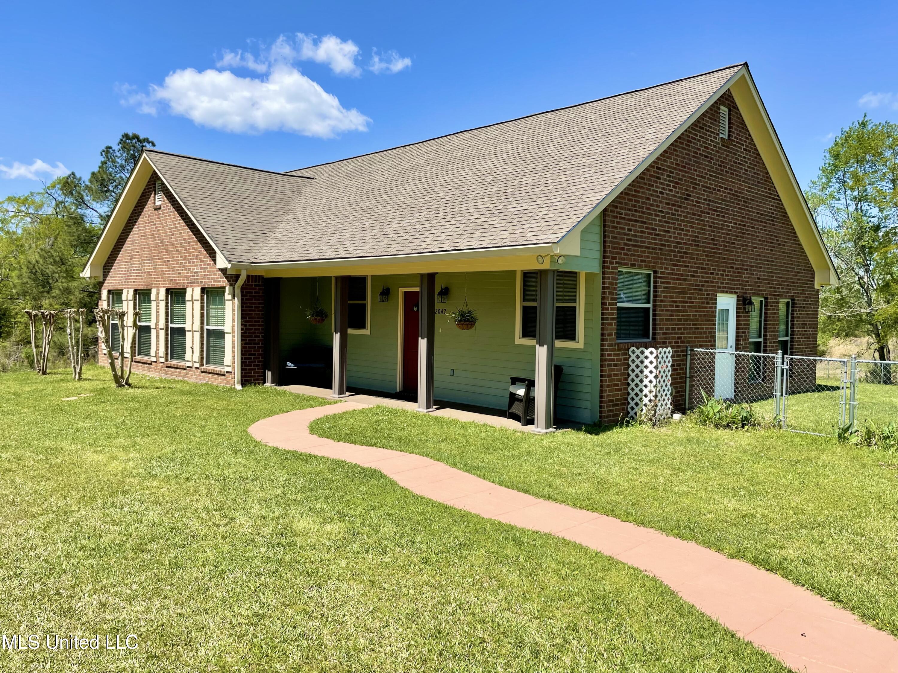 2042 Mathis Road Crystal Springs, MS 39059 - Photo 38 of 47 124D1330-E341-4363-9808-57199B666790