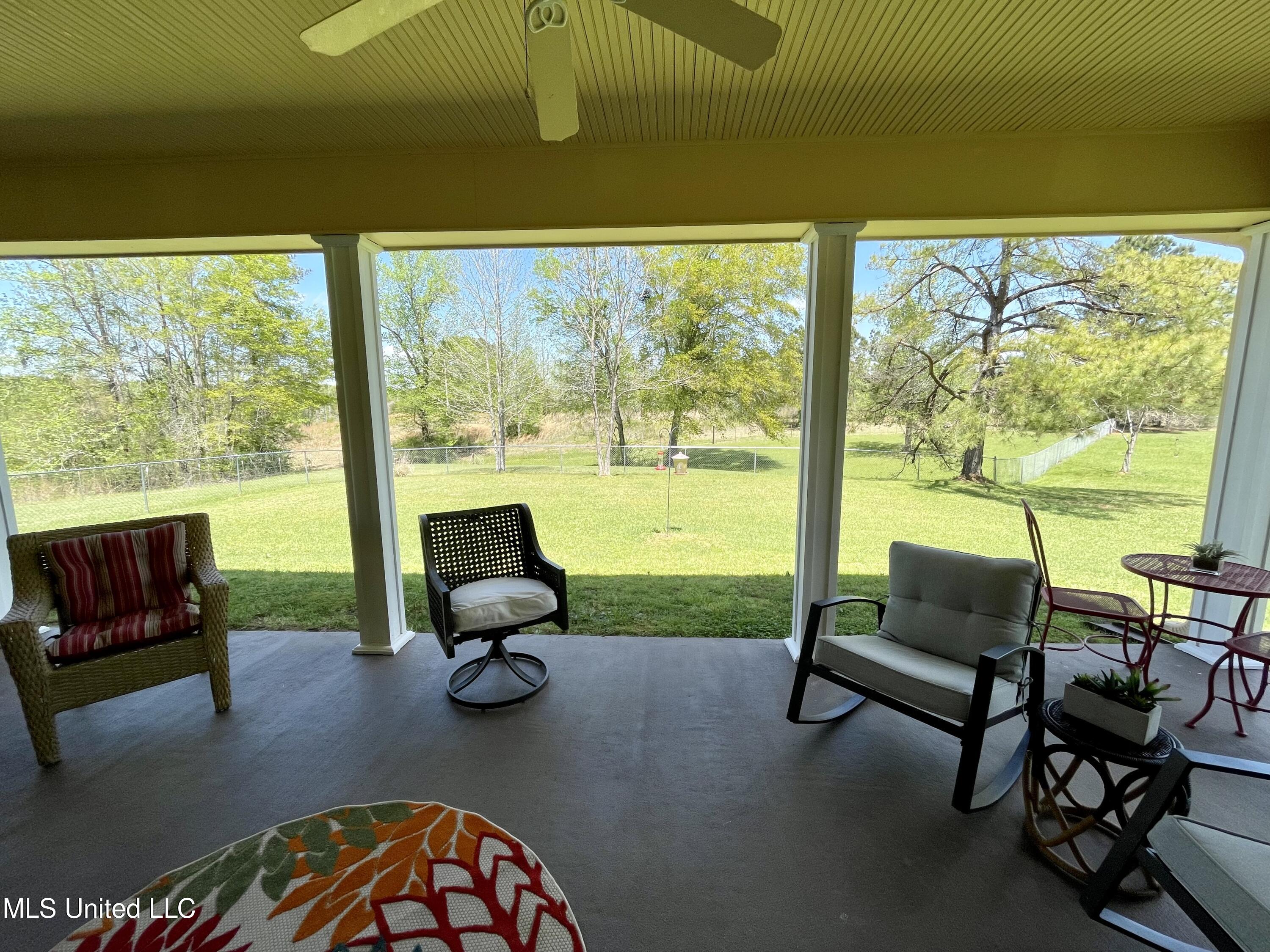 2042 Mathis Road Crystal Springs, MS 39059 - Photo 7 of 47 DD3EA62A-61DB-4D65-A168-C3D33A3CD595
