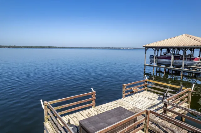 a view of a lake and outdoor space