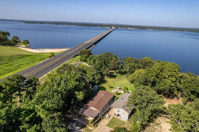 $549,900 | 22616 Shady Trail, Flint, TX 75762