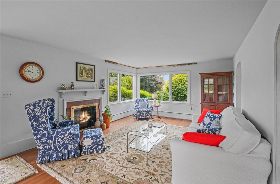 161 Harbor Road Swansea, MA 02777 - Photo 5 of 40 Gallery Image 5
