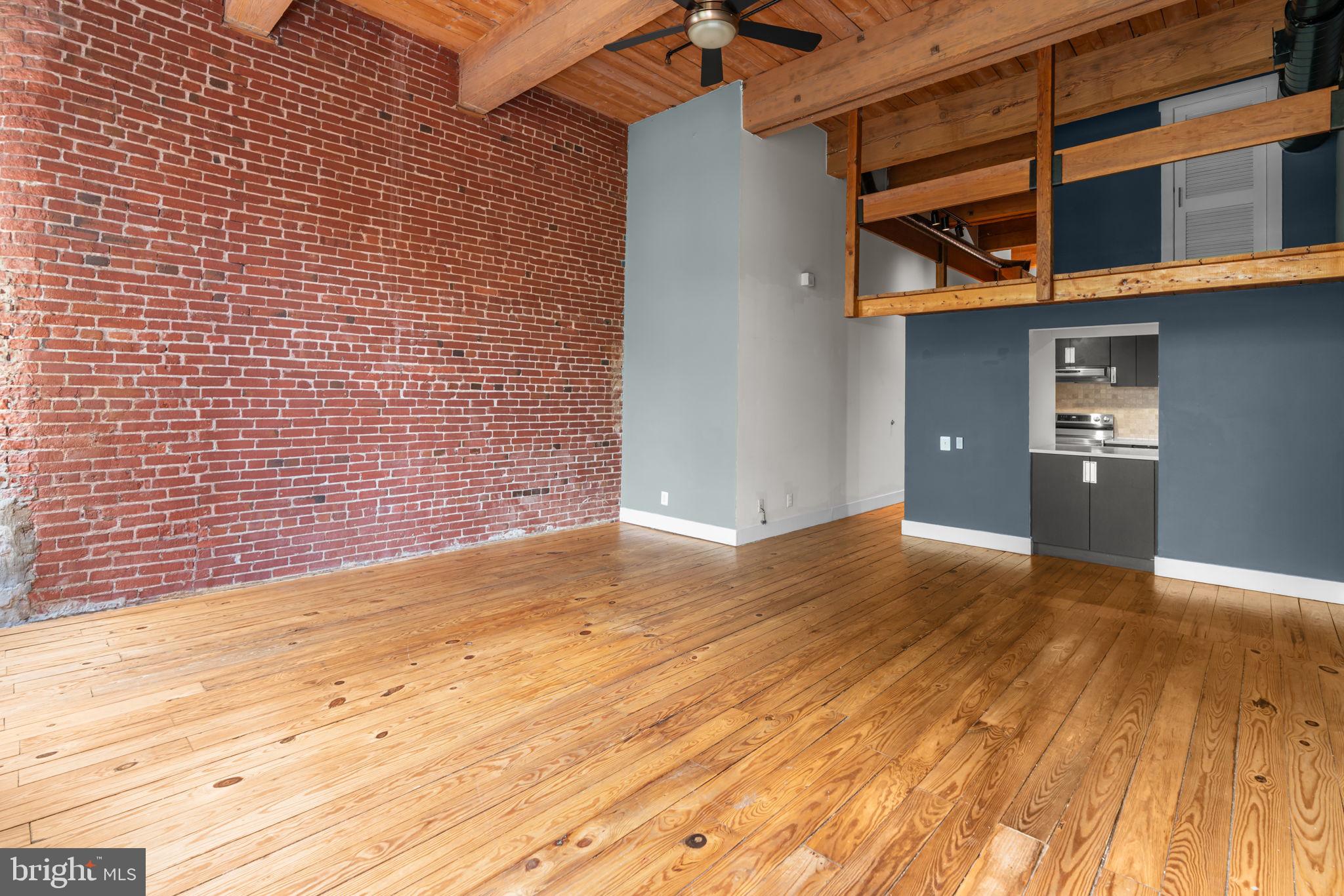 309 Arch Street, Unit 301 Philadelphia, PA 19106 - Photo 17 of 36 a view of a street view