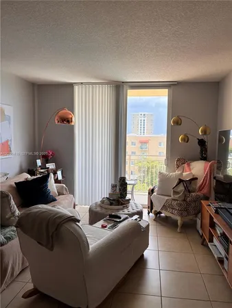 $2,600 | 215 Southwest 42nd Avenue, Unit 603, Miami, FL 33134