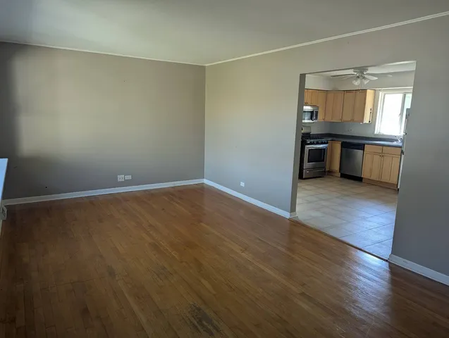 $2,400 | 413 West Palatine Road, Palatine, IL 60067