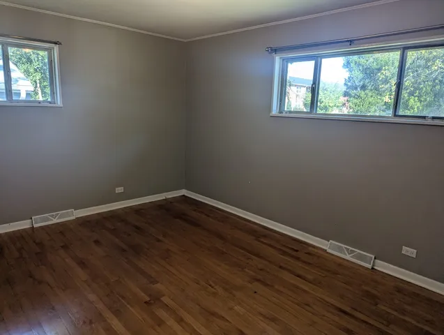 $2,400 | 413 West Palatine Road, Palatine, IL 60067