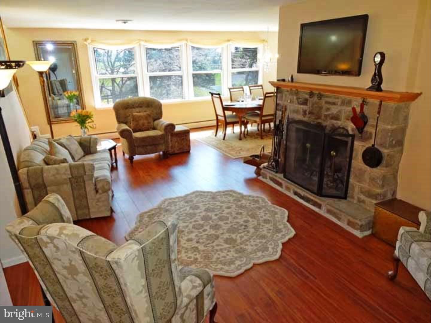 148 Coach Road Langhorne, PA 19047 - Photo 3 of 25 Living Room