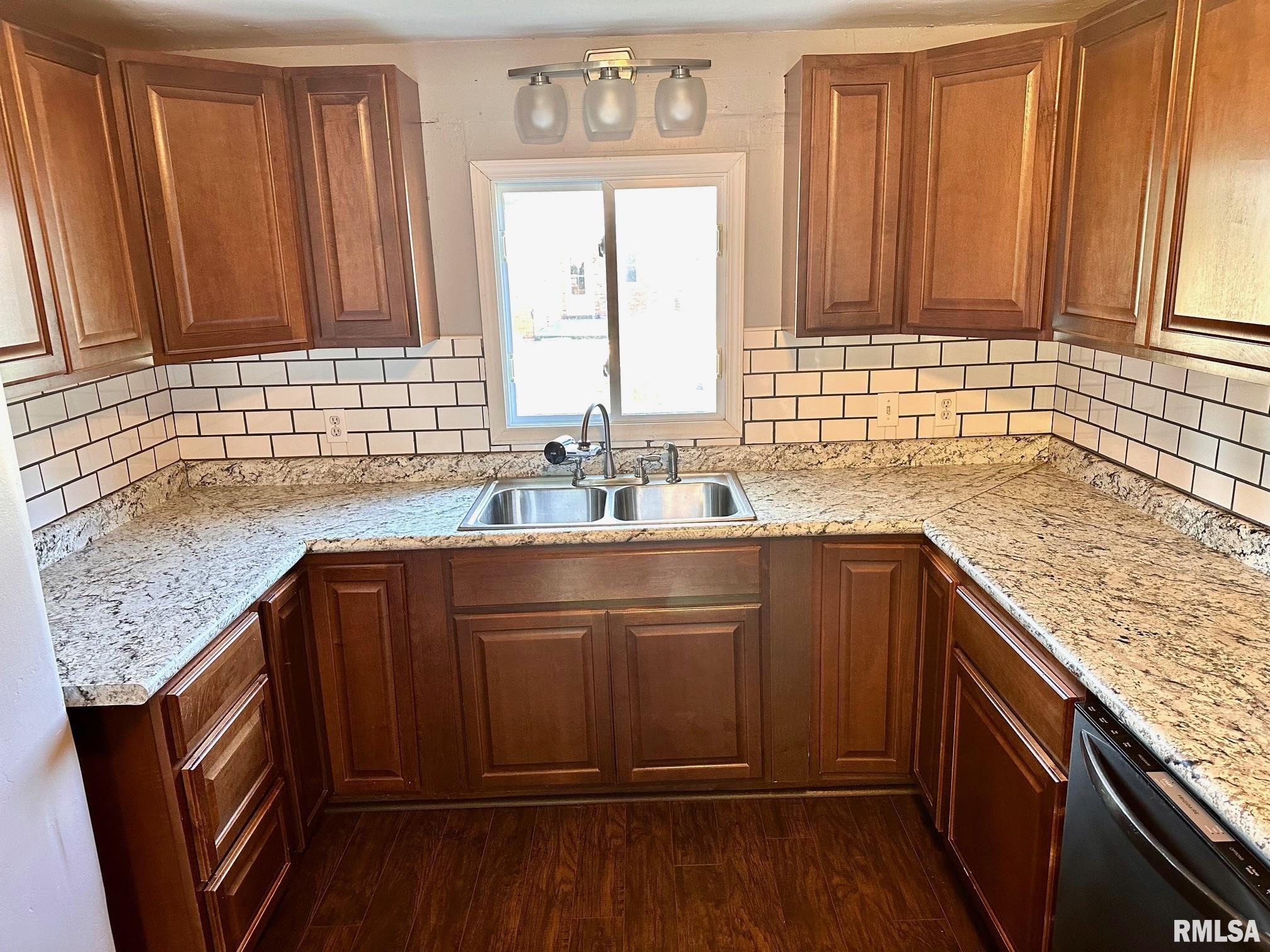 1106 East Vandalia Road Jacksonville, IL 62650 - Photo 9 of 35