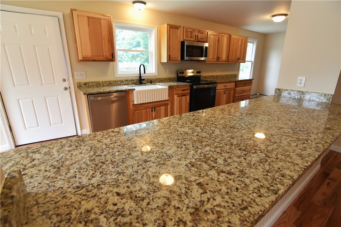 304 Getchell Avenue Woonsocket, RI 02895 - Photo 4 of 28