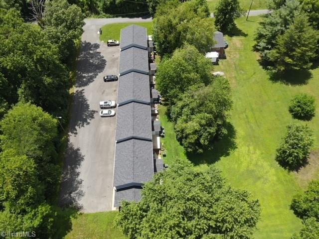 1908 Cardinal Drive Mount Airy, NC 27030 - Photo 18 of 25 Gallery Image 18